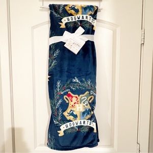 Harry Potter Hogwarts Christmas Holiday Blanket Plush Throw